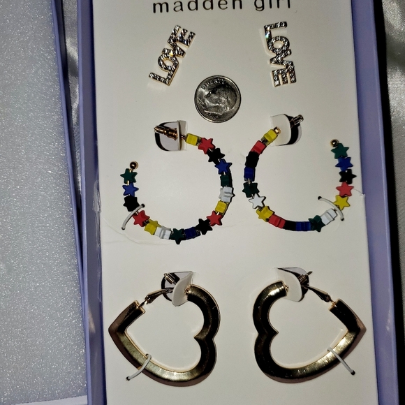 NEW Never Worn Madden Girl Trio Earring Set - Picture 2 of 5